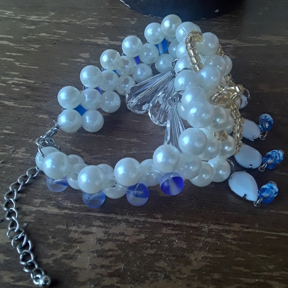 Elegant Handmade Faux Pearl Bracelet w/ Frost Glass Beads - Picture 17 of 17